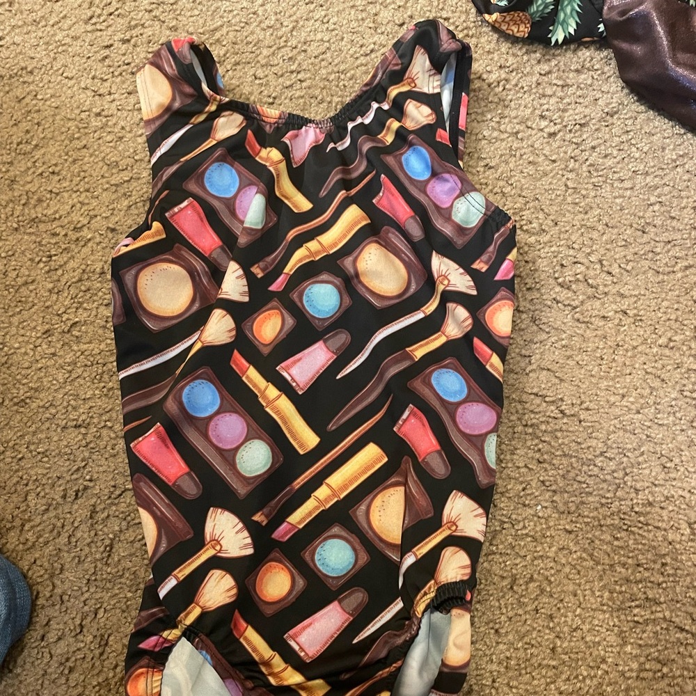 BUNDLE of gymnatics Leo’s (4)